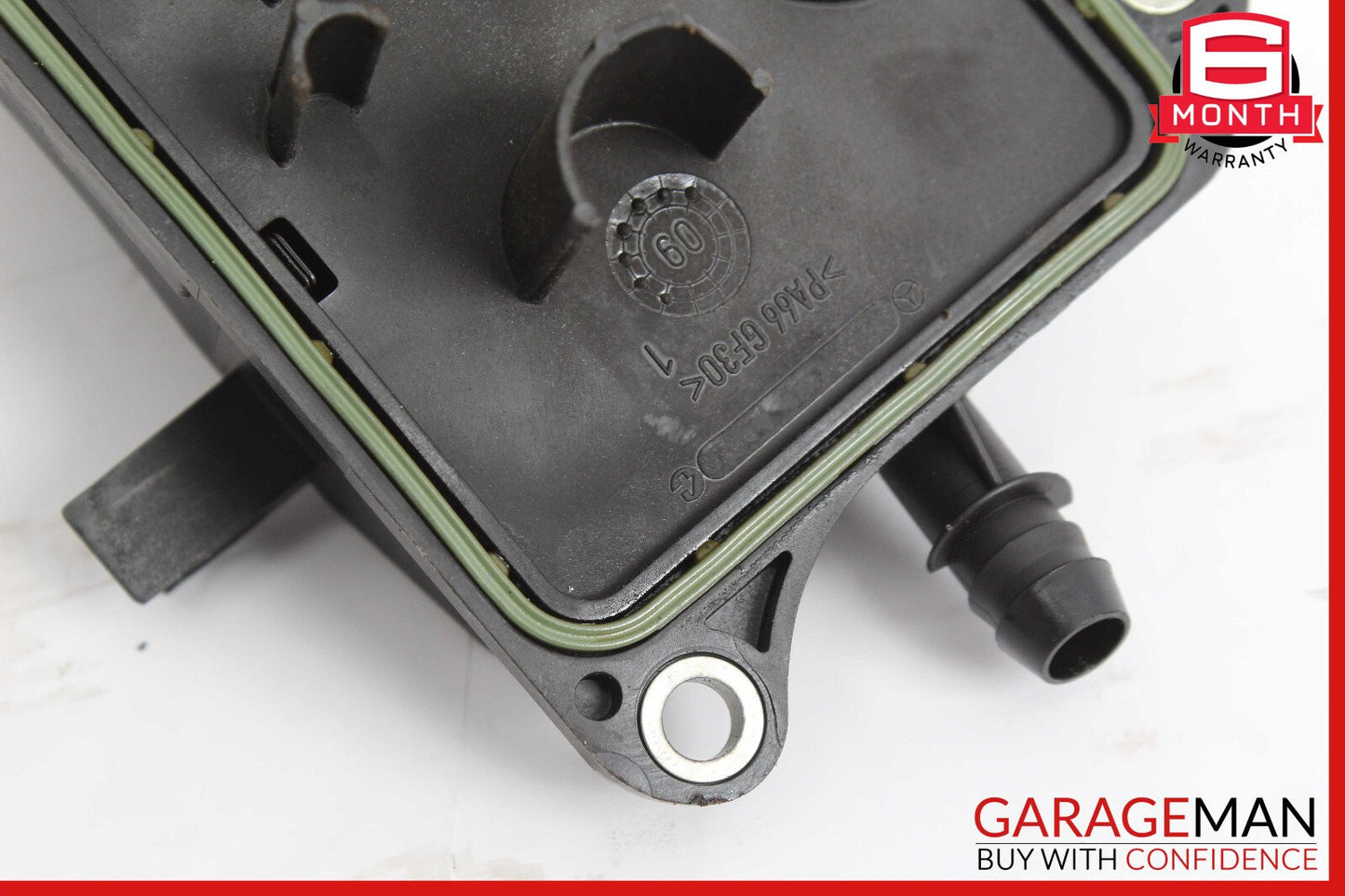 06-13 Mercedes W251 R350 Engine Oil Separator Cover 2720160134 OEM