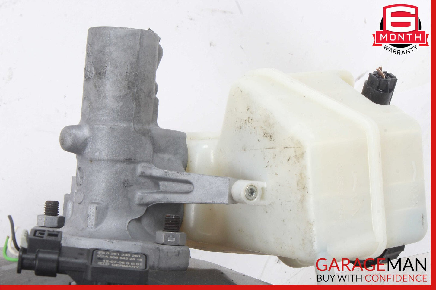 12-14 Mercedes W212 E350 CLS500 Power Brake Booster Master Cylinder Reservoir