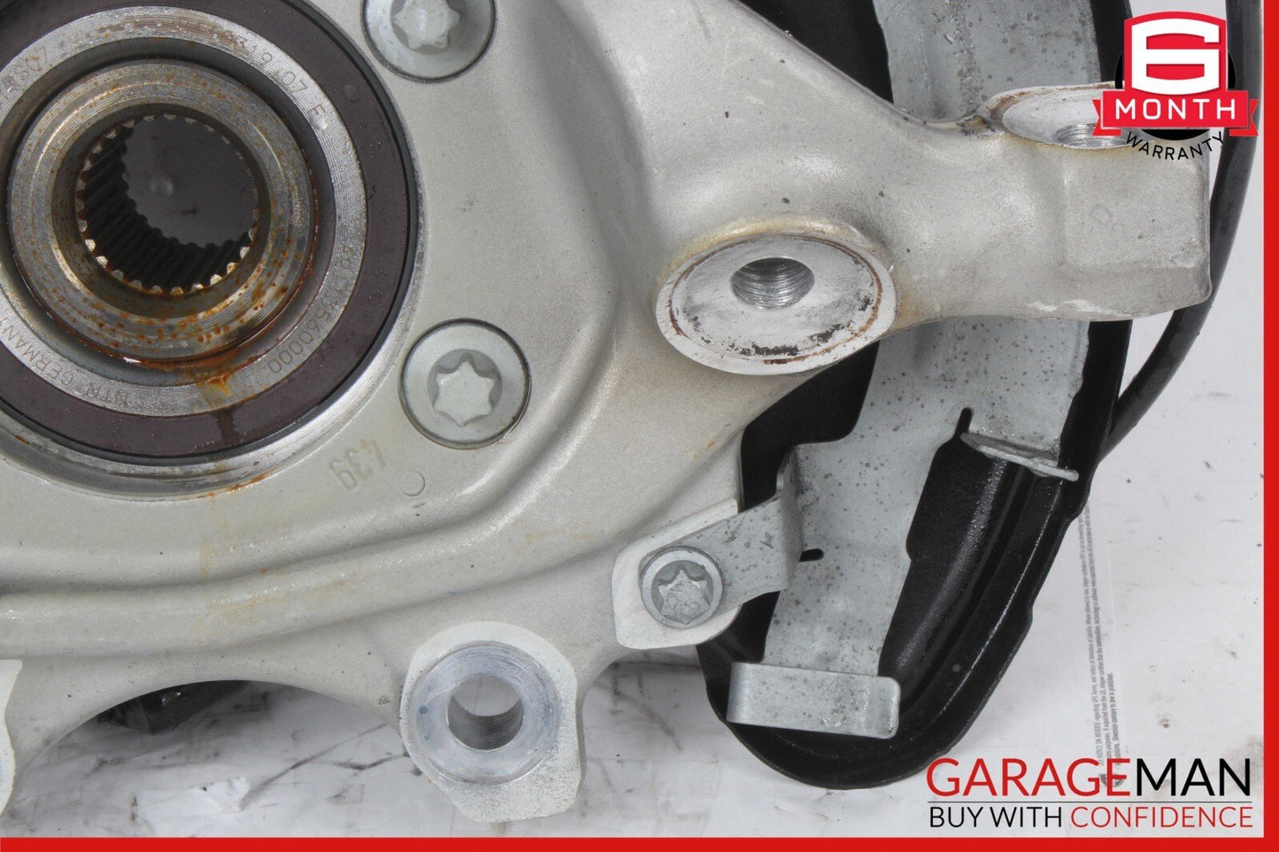 15-20 Mercedes X253 GLC300 C300 C400 Rear Right Side Spindle Knuckle Hub OEM