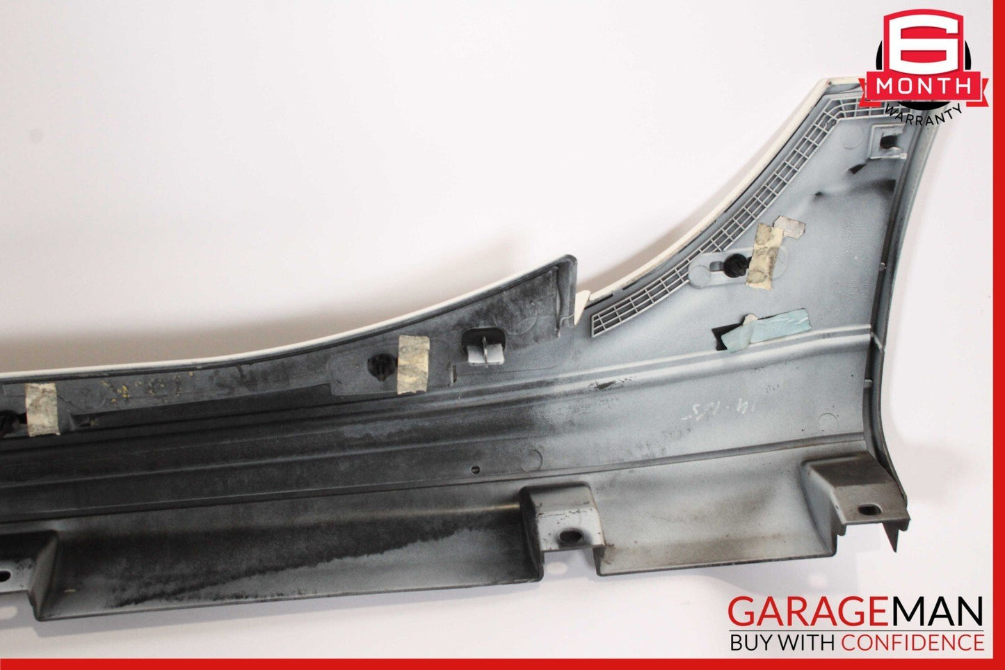 14-17 Maserati Ghibli Right Side Rocker Skirt Molding Trim Panel White OEM