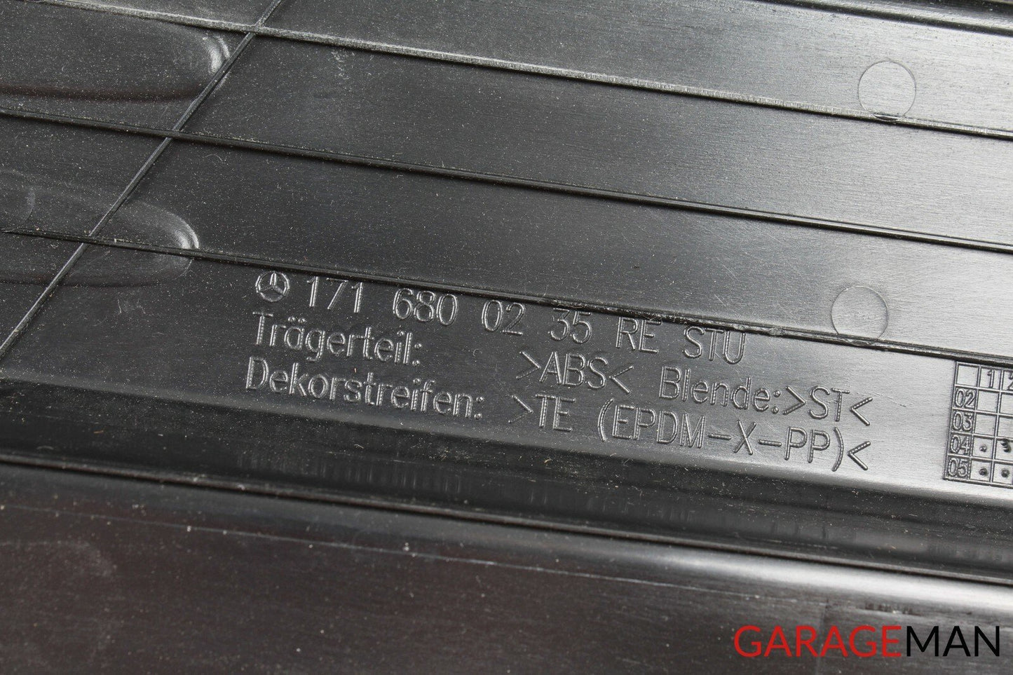 05-08 MERCEDES R171 SLK280 FRONT RIGHT PASSENGER DOOR STEP SILL SCUFF PLATE OEM
