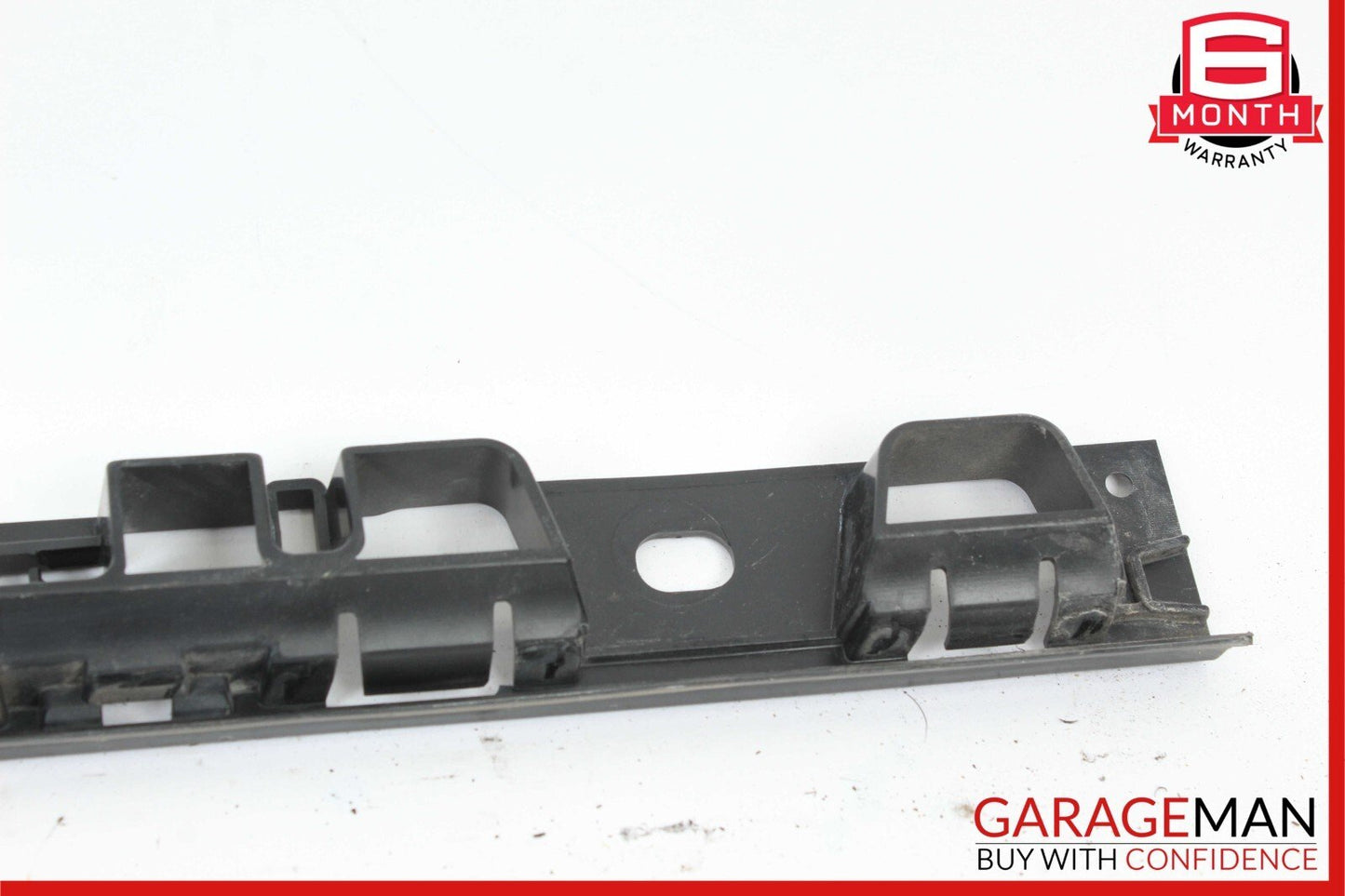 15-23 Porsche Macan S 95 Front Right Sideskirt Rocker Molding Bracket 95B853558C