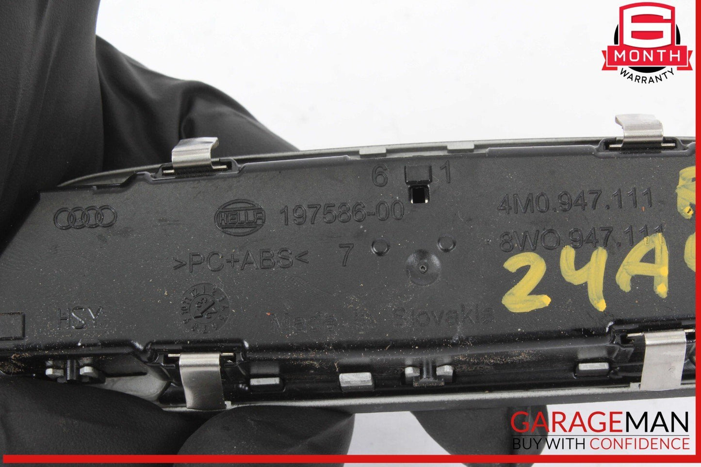 17-24 Audi A4 Rear Overhead Interior Dome Light Lamp 4M0947111 OEM