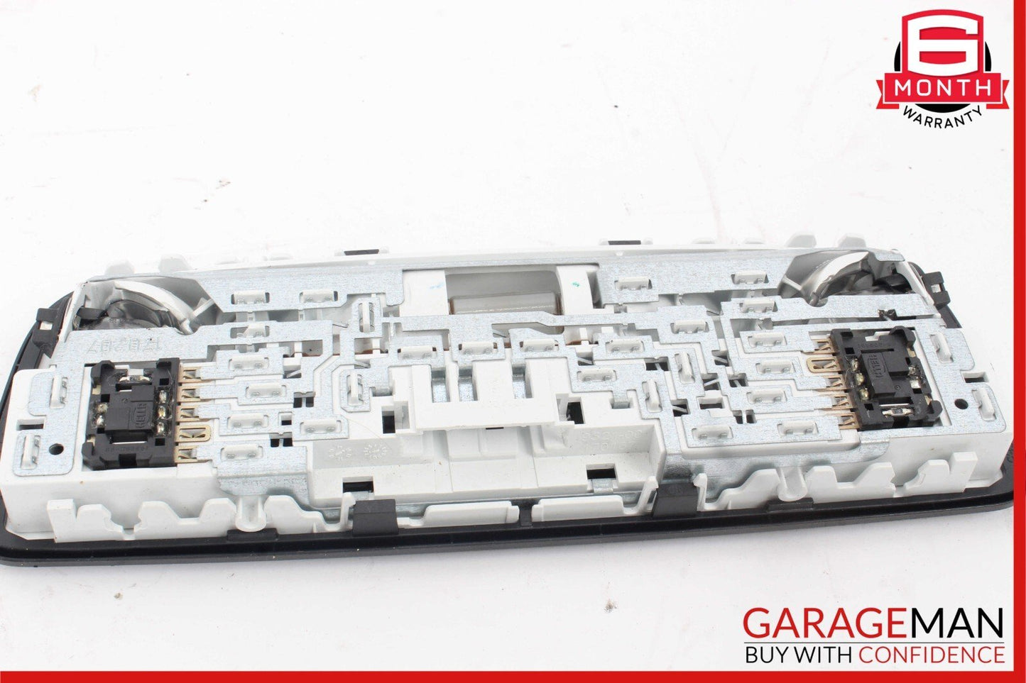 10-18 Mercedes W212 E350 E550 CLS550 Rear Overhead Dome Light 2128205001 OEM
