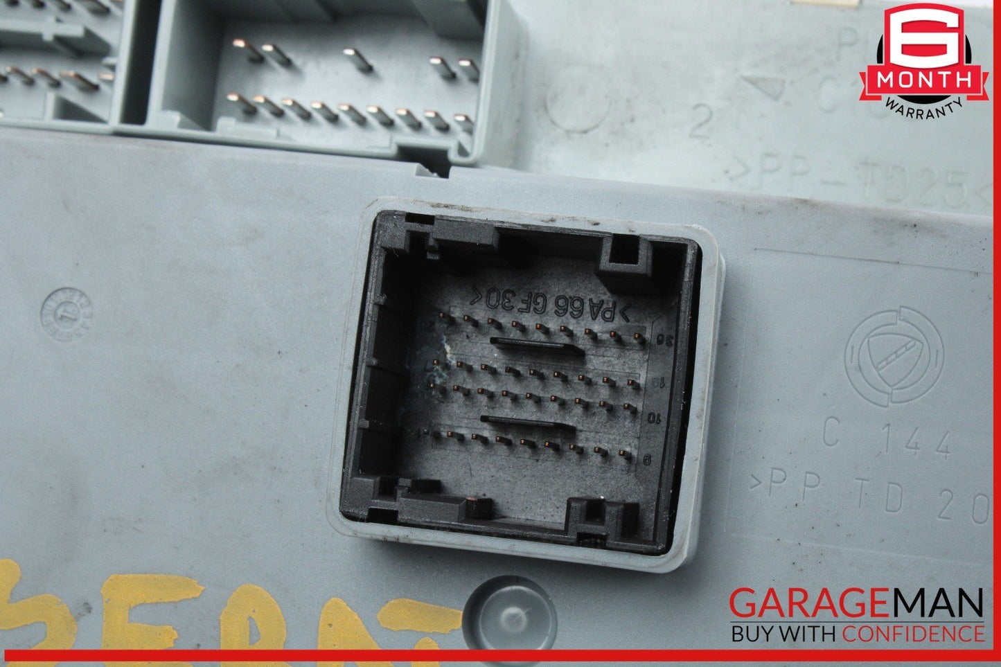 06-08 Maserati Quattroporte M139 Front Left Dashboard Fuse Box 501210100090 OEM