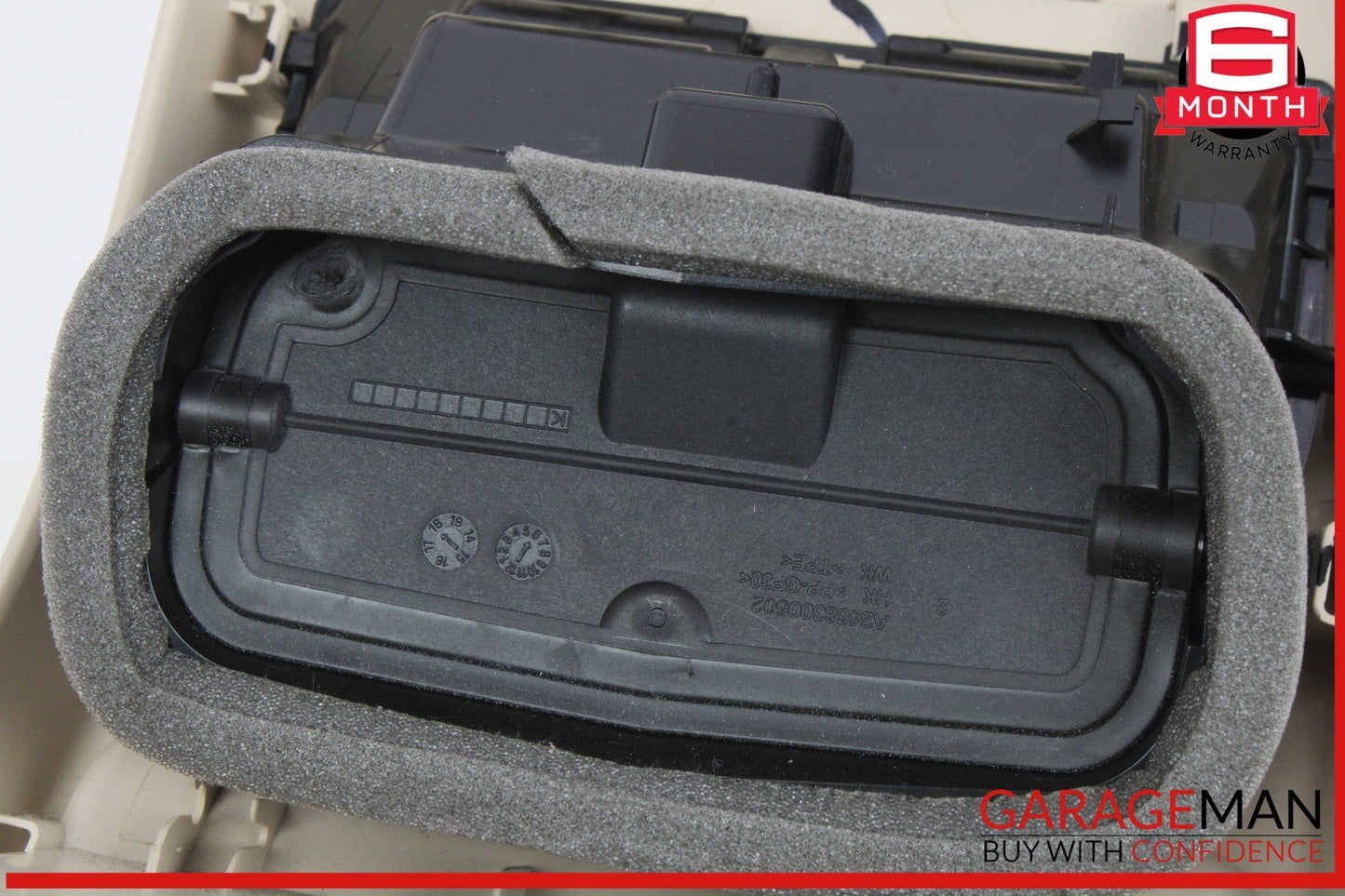 15-19 Mercedes X156 GLA250 Rear Center Console Dual Air Vent Cover Panel Assy