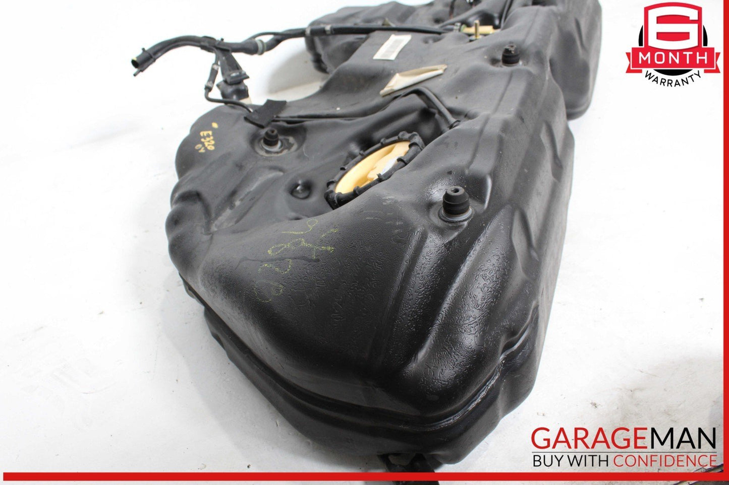 04-11 Mercedes W211 E320 4MATIC Fuel Tank Reservoir Assembly 2114703901 OEM