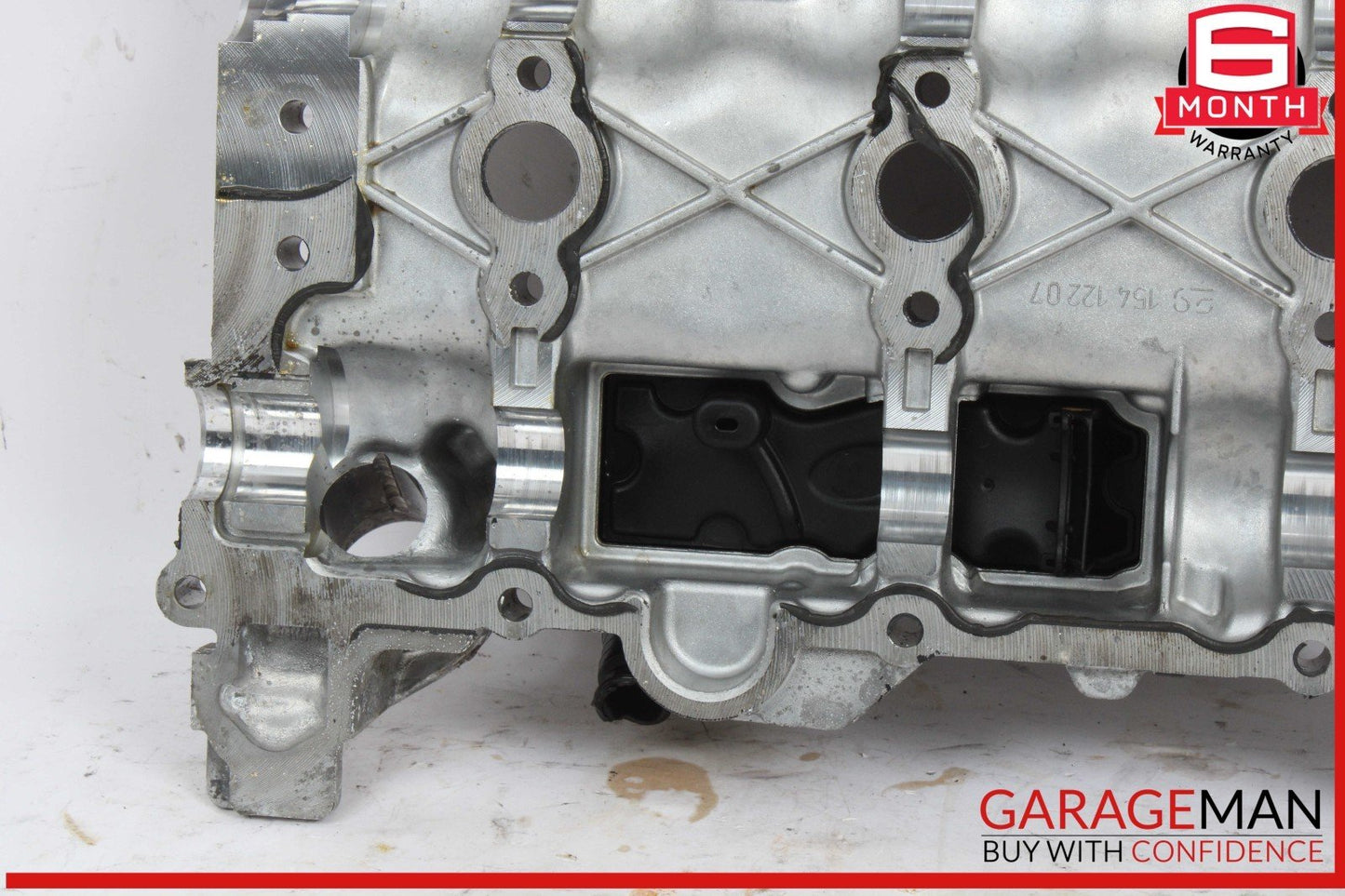 15-19 Mercedes Benz W205 C300 Engine Cylinder Head Valve Cover 2740100603 OEM
