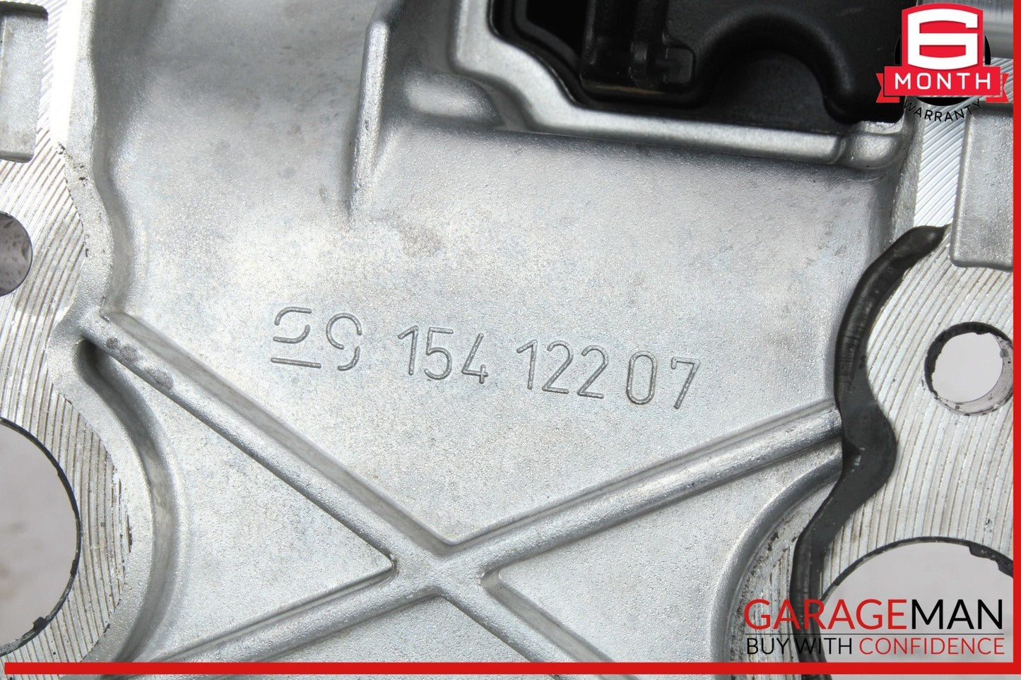 15-19 Mercedes Benz W205 C300 Engine Cylinder Head Valve Cover 2740100603 OEM