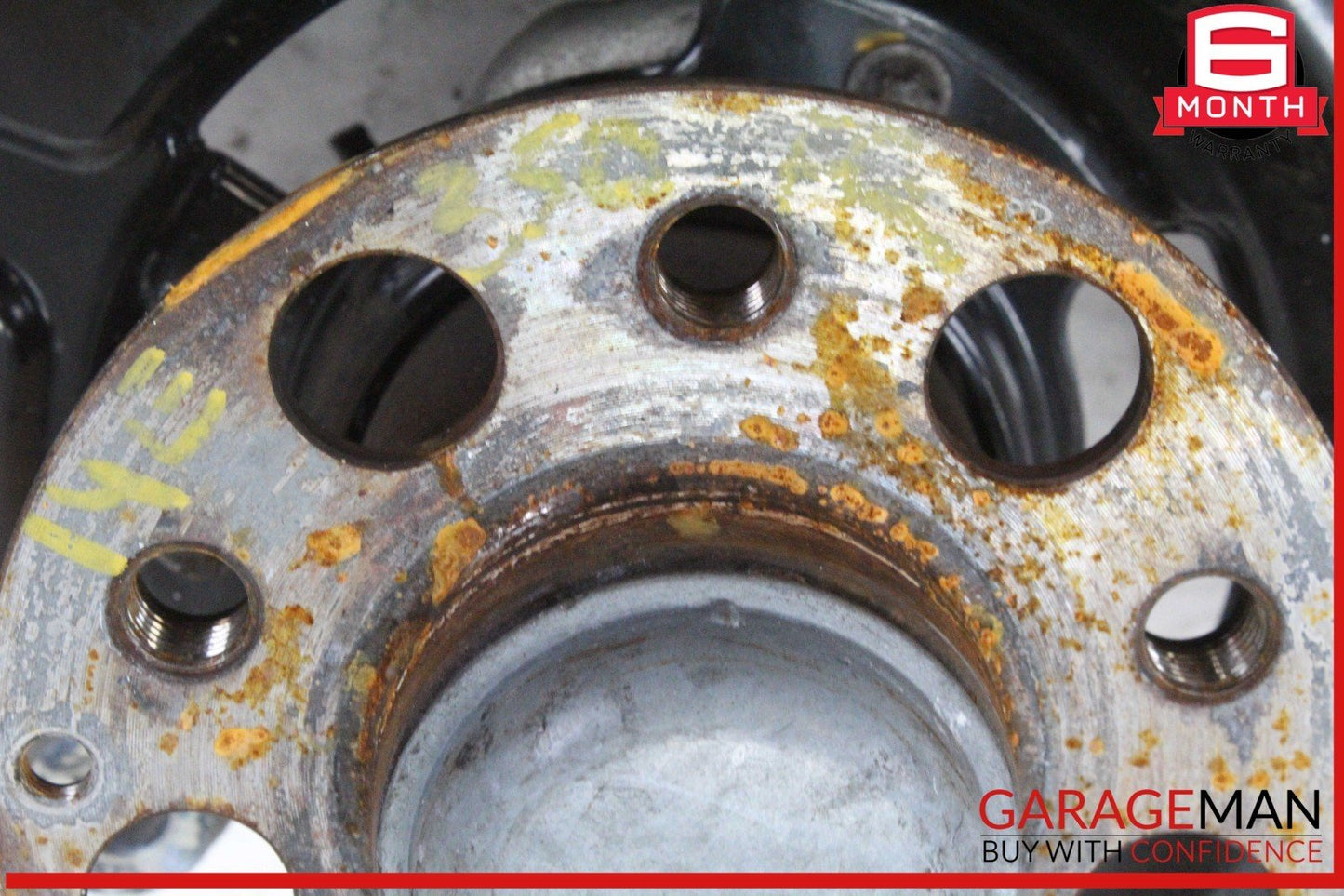 10-16 Mercedes W212 E350 Front Right Side Wheel Spindle Knuckle Wheel Hub OEM