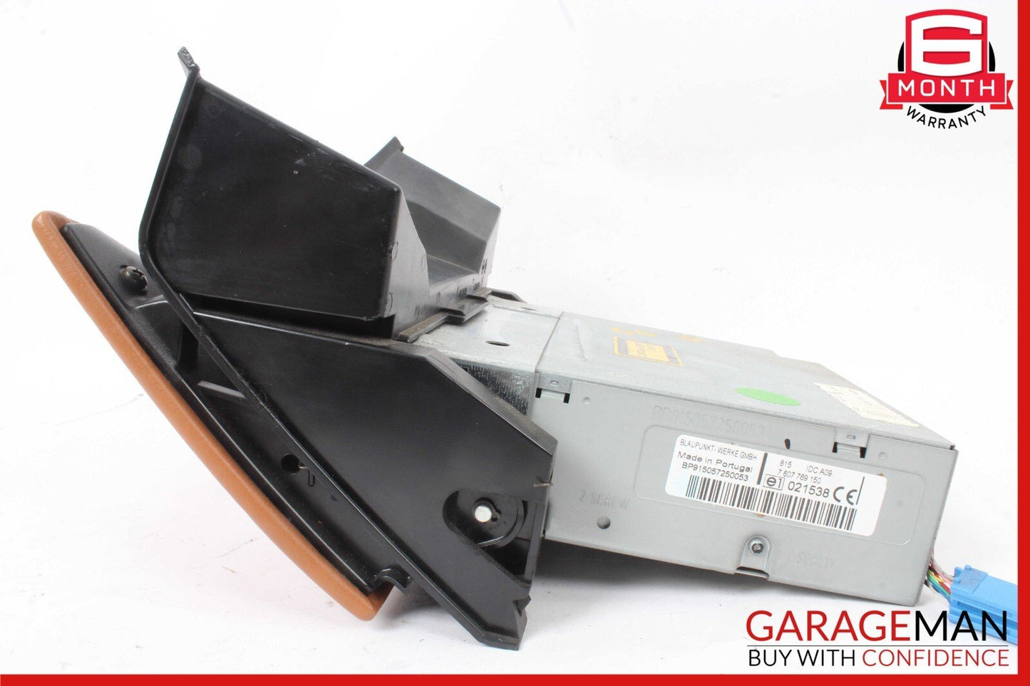 02-08 Maserati Quattroporte M139 CD Changer 5 Disk Player w/ Trim OEM