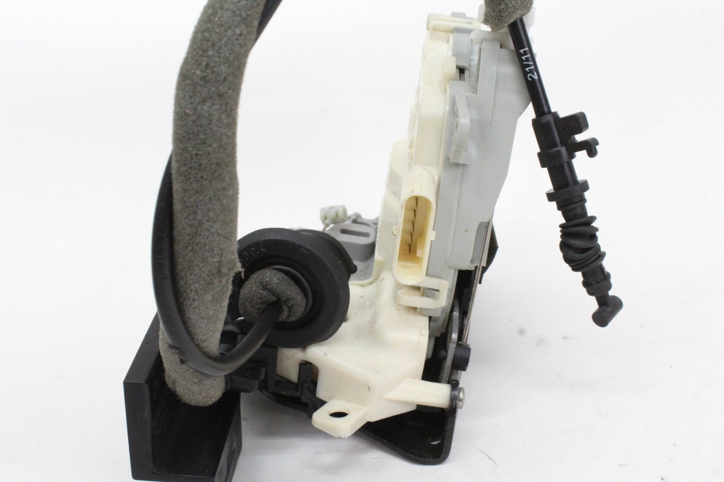 2010-2016 Porsche Panamera 970 Front Right Door Lock Actuator 8J1837016D OEM