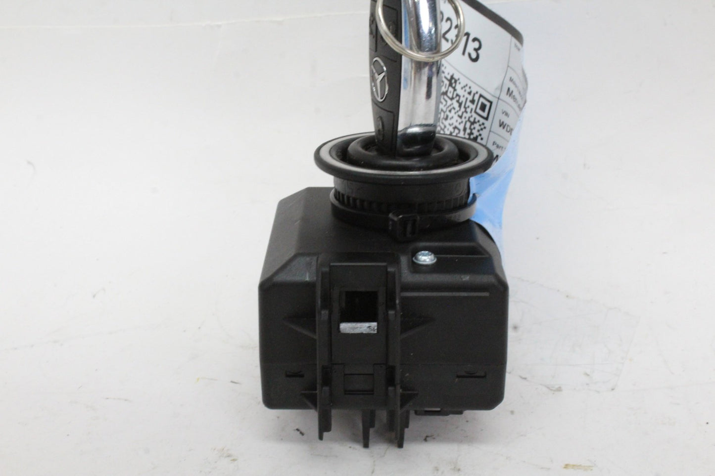 2008-2014 Mercedes-Benz C250 CDI W204 Ignition Switch Module w/ Key 2079052600