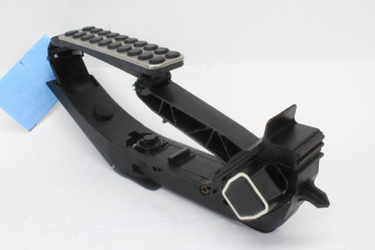 2007-2014 Mercedes-Benz S550 W221 Sedan Gas Pedal 2203000304 Genuine