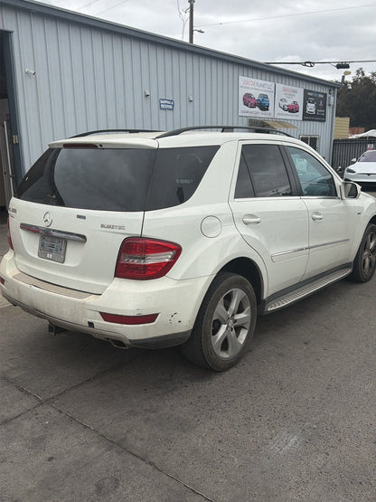 Parting Out- 2010 Mercedes-Benz ML350- 234