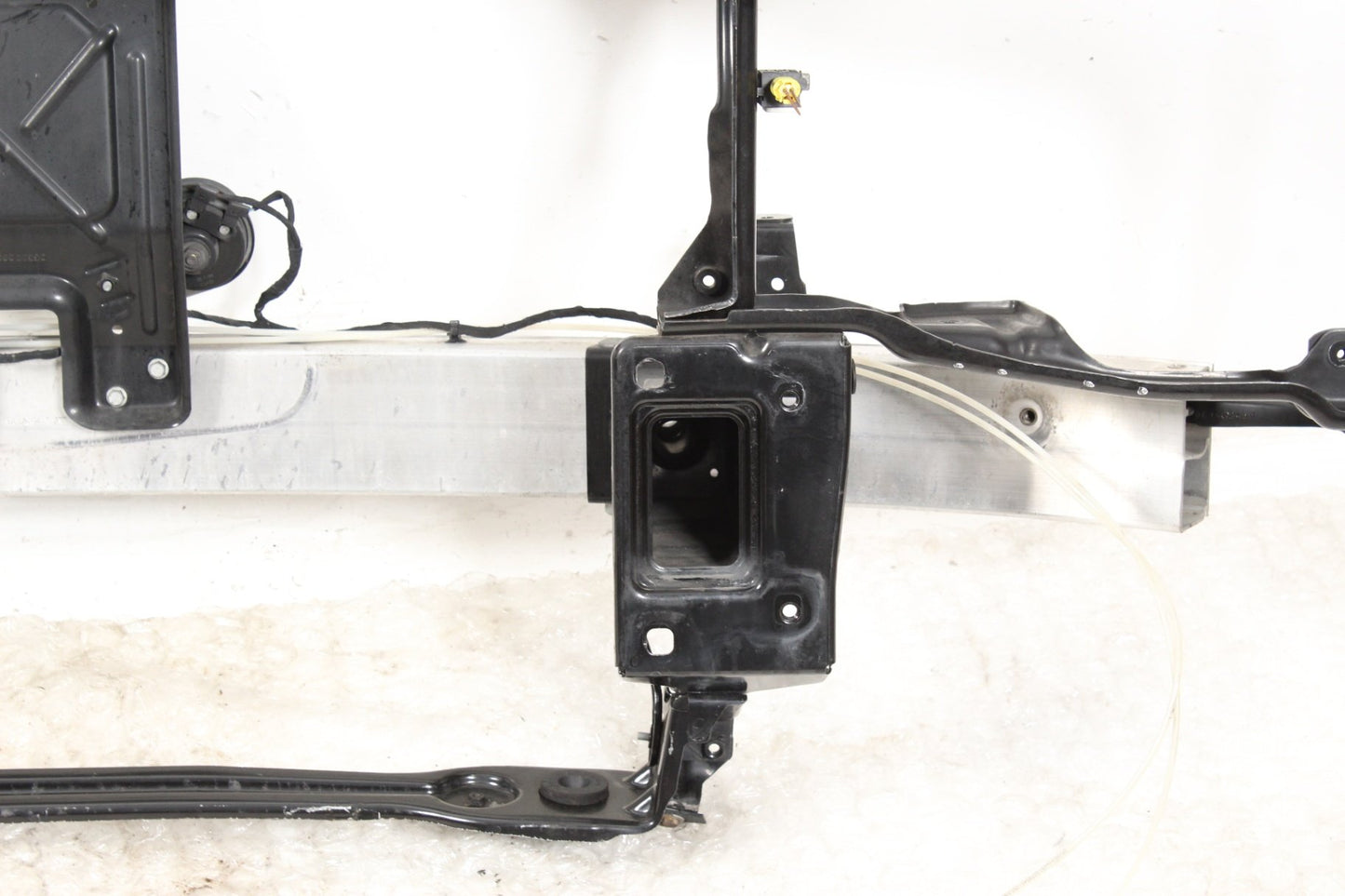 06-10 Mercedes W251 R350 R63 AMG Front Bumper Reinforcement Crash Bar Frame OEM