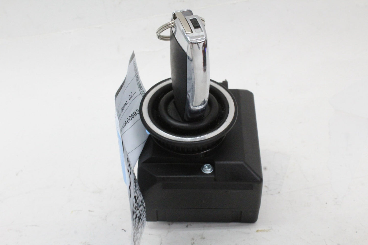 2008-2014 Mercedes-Benz C250 CDI W204 Ignition Switch Module w/ Key 2079052600