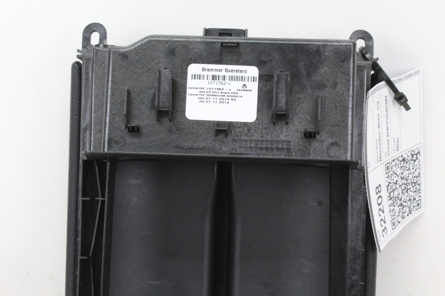 2015-2020 Mercedes-Benz C300 W205 Front Center Console Arm Rest Armrest OEM