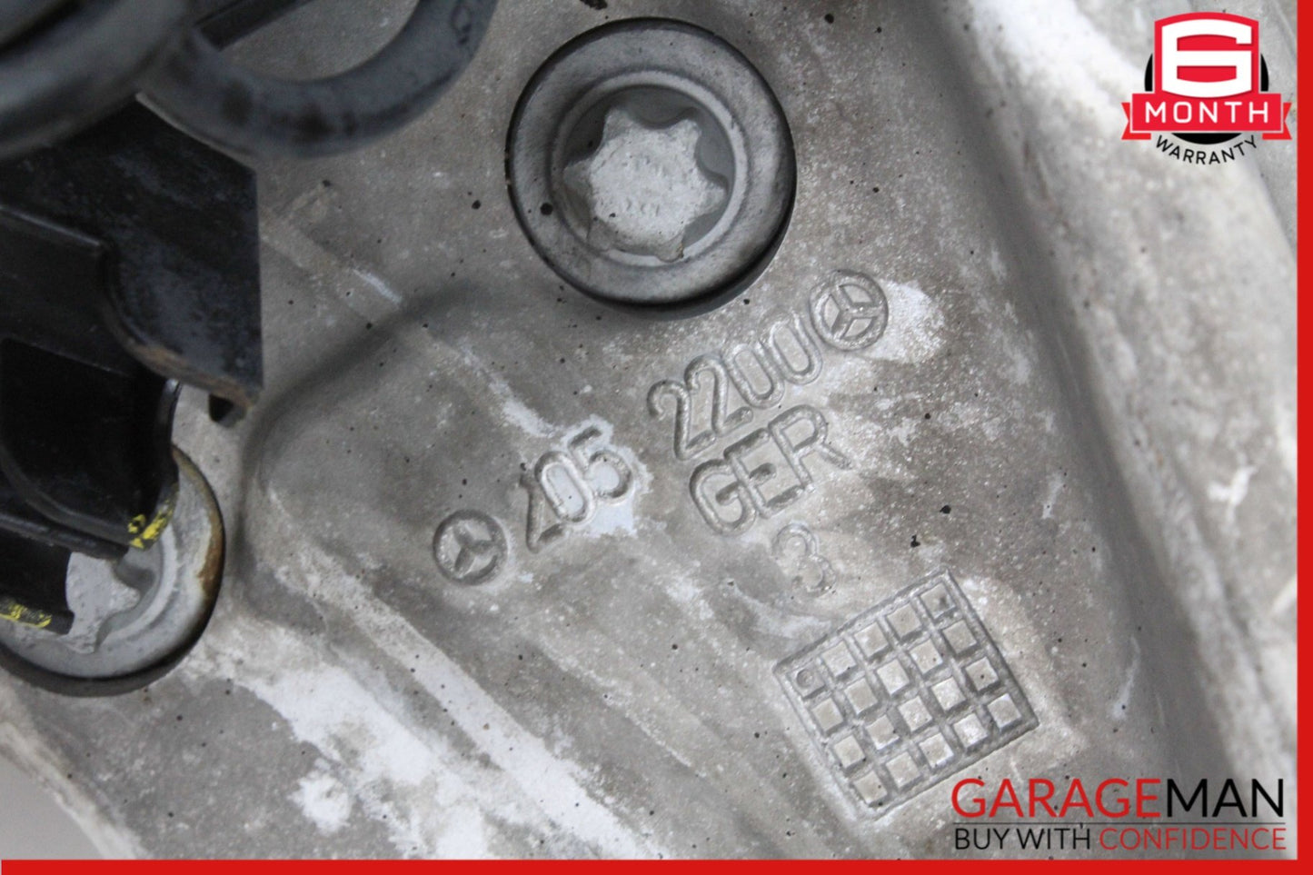 2015-2020 Mercedes-Benz C300 Front Right Spindle Knuckle Wheel Hub 2052200