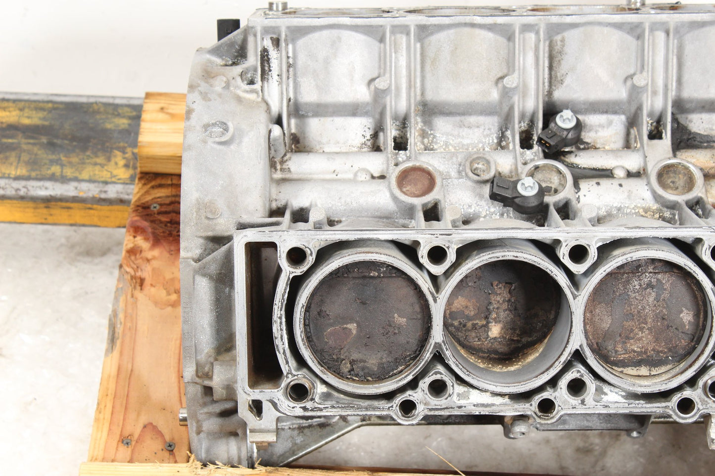 1999-2006 Mercedes-Benz S500 W220 RWD Engine Cylinder Block 1130109305 OEM