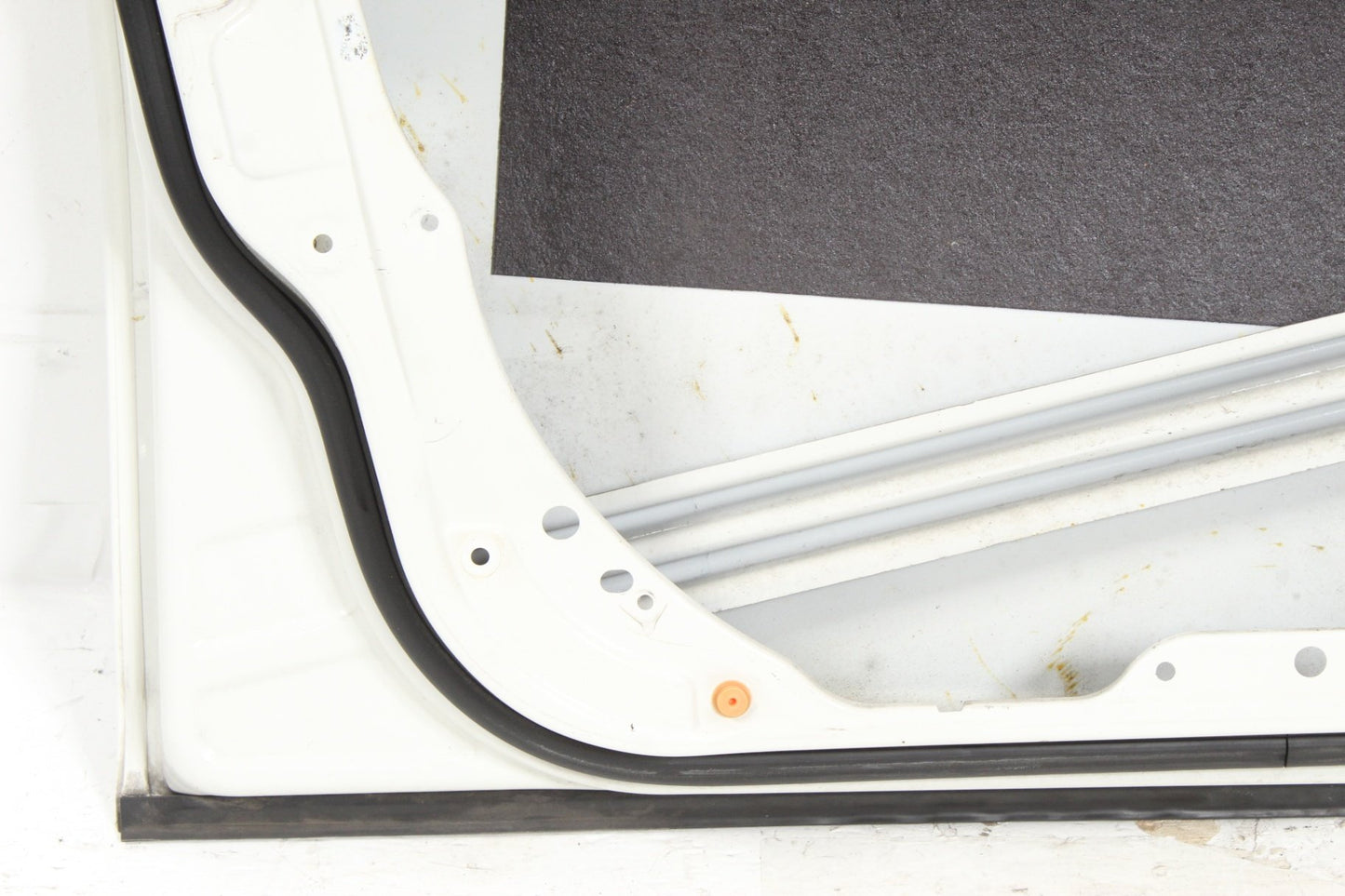 20108-2014 Mercedes-Benz C300 W204 Sedan Front Left Door Shell 2047200105 OEM