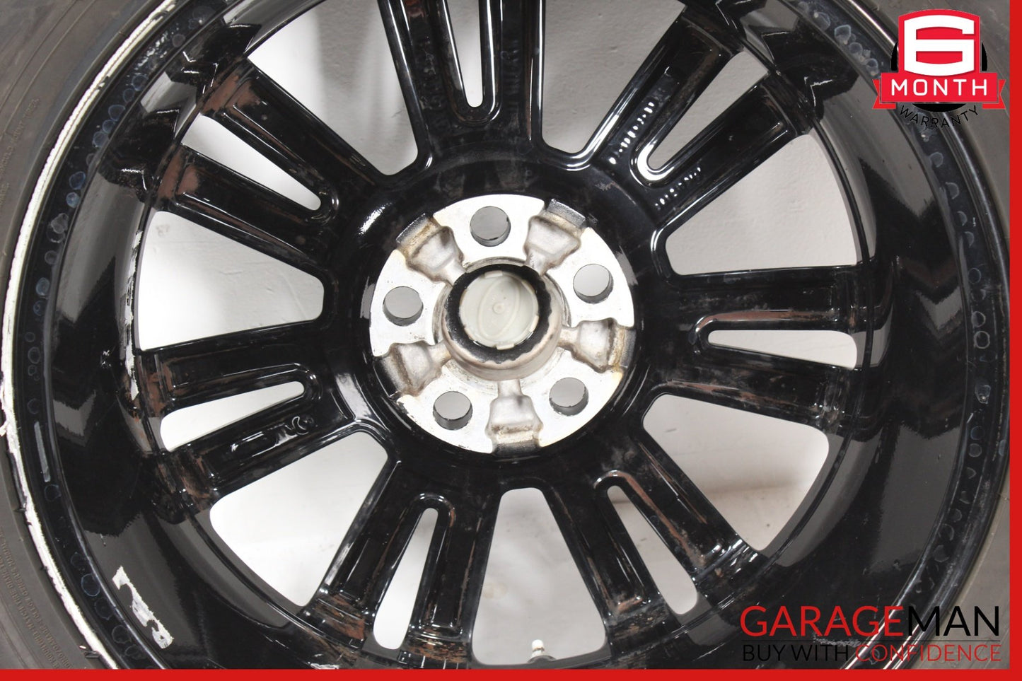 2010-2013 Land Rover LR4 Wheel Rim w/ Tire AH221007AAW