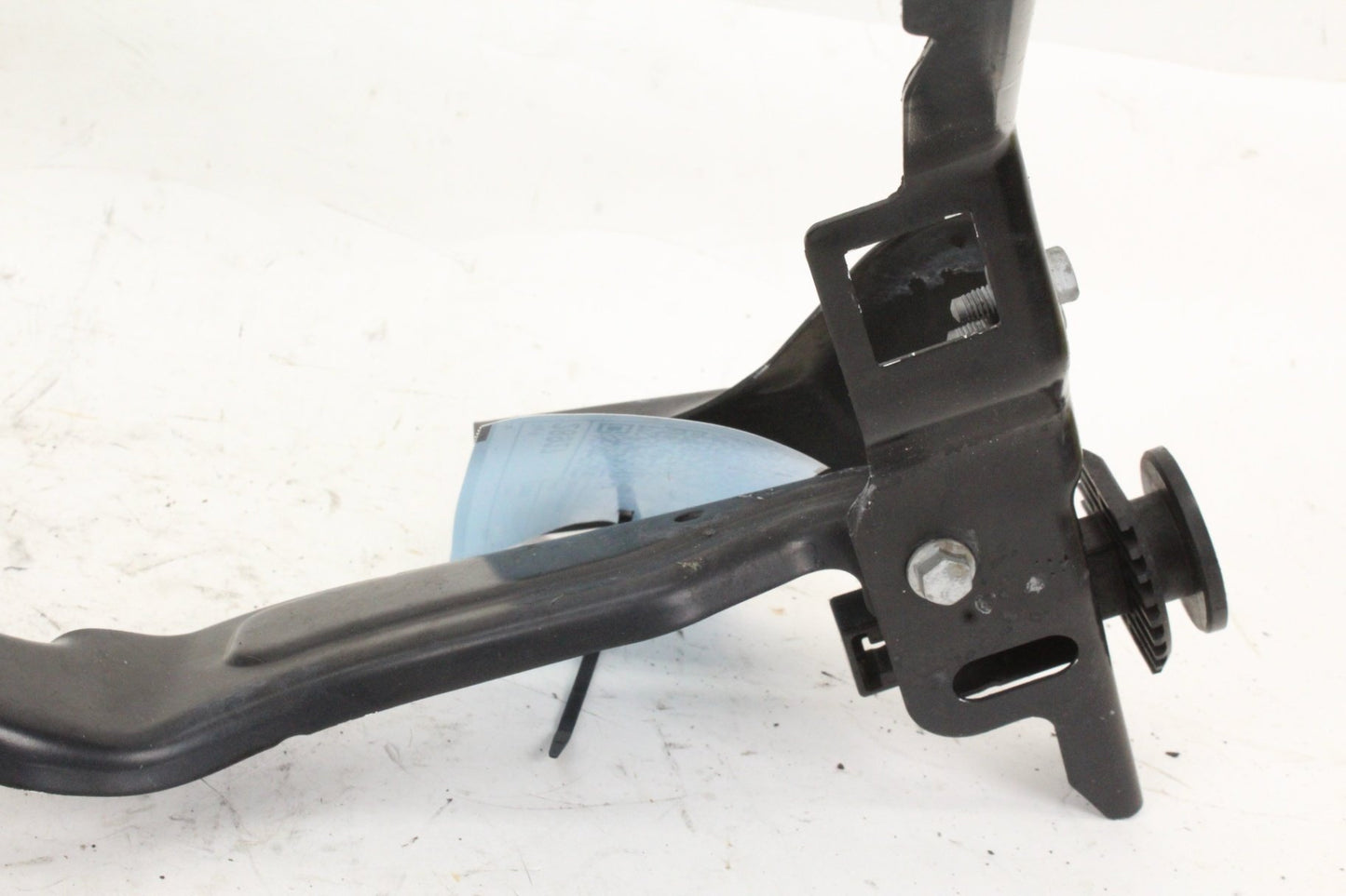 2008-2014 Mercedes-Benz C300 W204 Front Right Head Light Bracket 2046200291 OEM