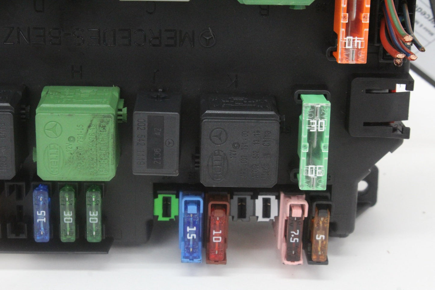 2011-2014 Mercedes-Benz S550 W221 Front Fuse Box Module 2219067200