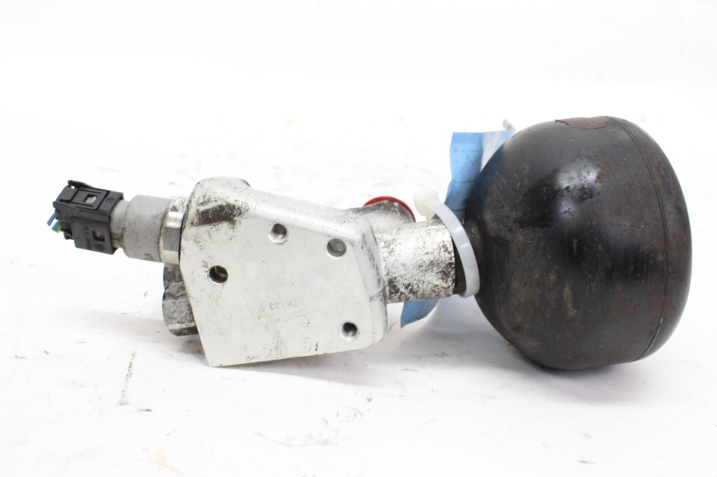 2000-2008 Mercedes W220 S55 AMG Pressure Relief Valve ABC Hydraulic Suspension