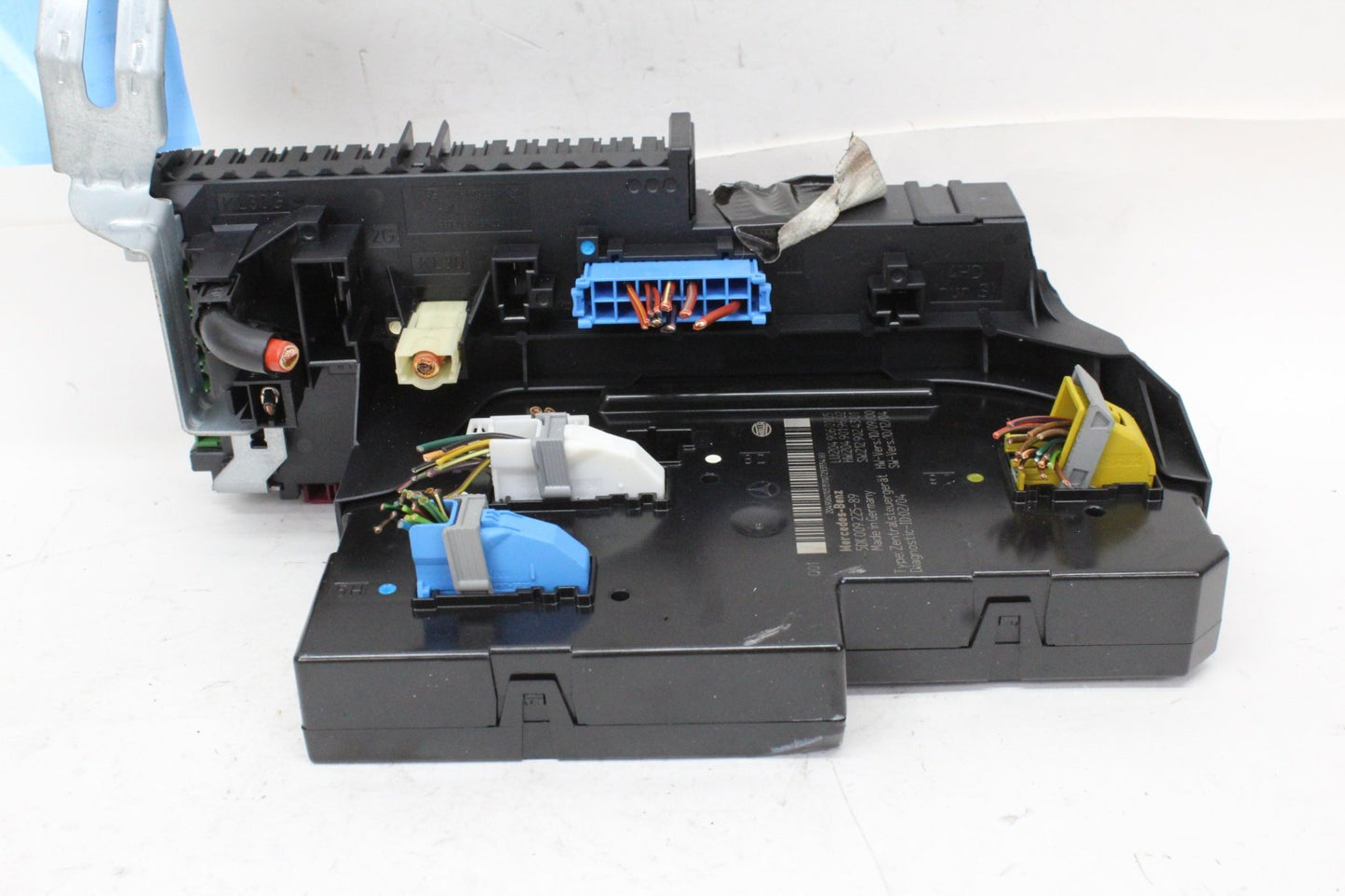 10-14 Mercedes-Benz C250 CDI W204 Rear Fuse Relay Box Module 2049060105