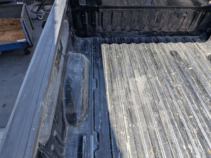 2014-2018 Chevrolet Silverado 1500 4WD 5.3L Crewcab Pickup Bed Box 84290081 OEM
