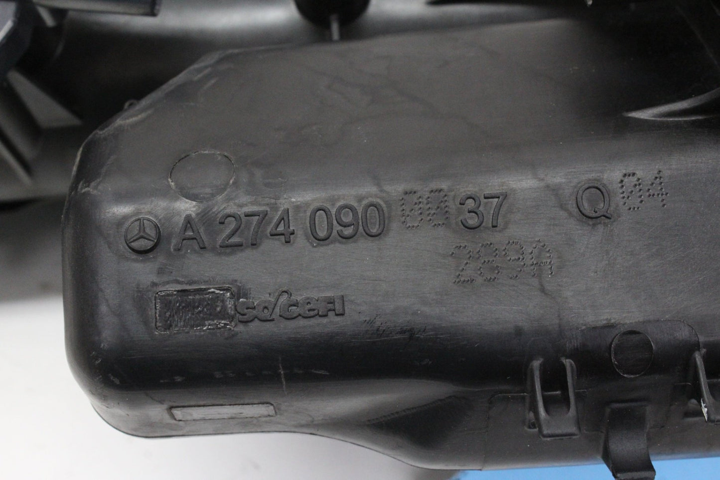 2015-2020 Mercedes-Benz C300 W205 E300 W213 Sedan Intake Manifold 2740900037 OEM