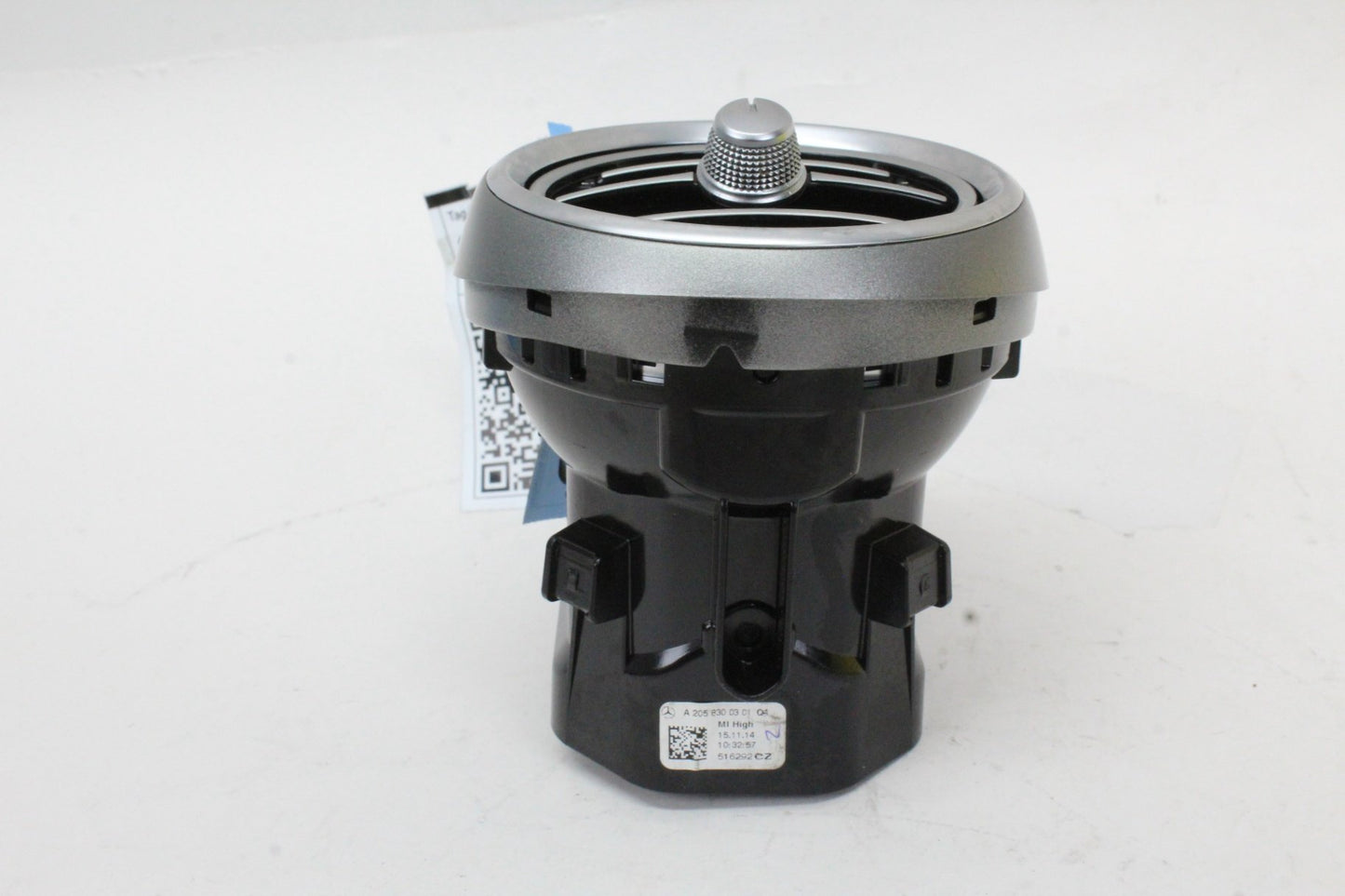 2015-2020 Mercedes-Benz C300 W205 Dash Air Vent Centre 2058300301