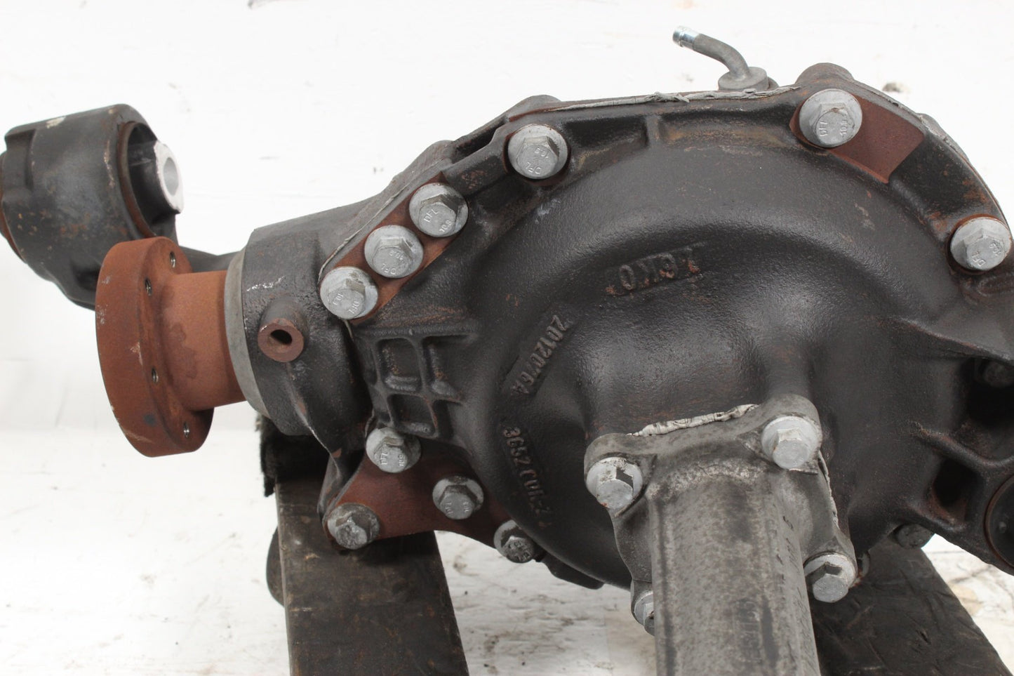 2010-2013 Land Rover LR4 Front Differential Axle Carrier 5H223017G OEM