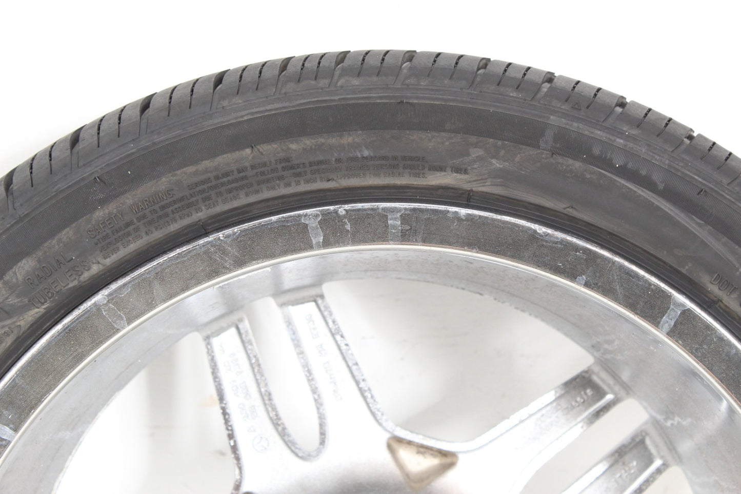 2002-2012 Mercedes-Benz SL500 R230 Wheel Rim w/ Tire 2304012802
