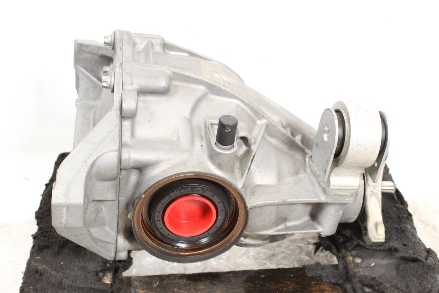 2015-2016 Mercedes-Benz C300 W205 Rear Differential Carrier 2053505100