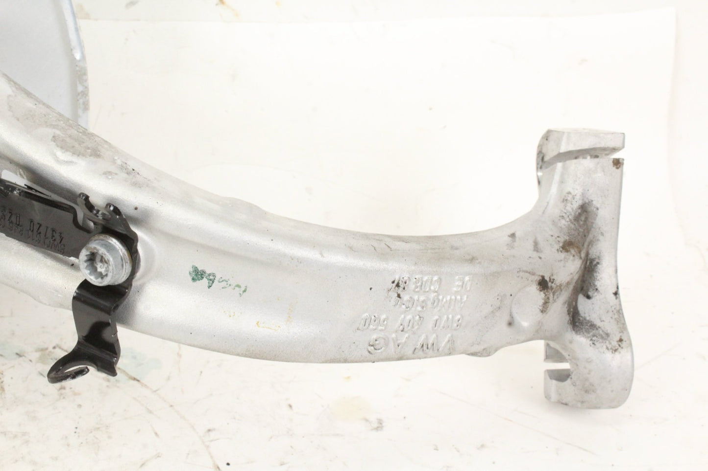 2017-2024 Audi A4 B9 Sedan Front Right Spindle Knuckle Wheel Hub 8W0407560 OEM