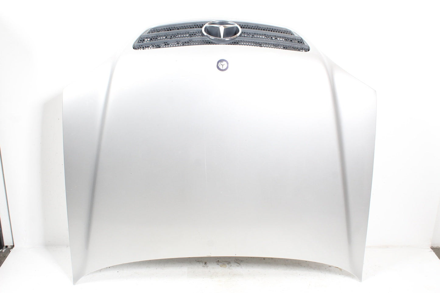 1998-2005 Mercedes-Benz ML320 W163 Front Hood Bonnet Panel 1638800157