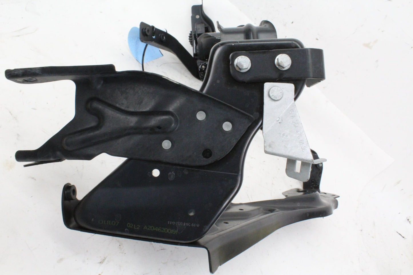 2008-2014 Mercedes-Benz C300 W204 Front Left Head Light Bracket 2046200191 OEM