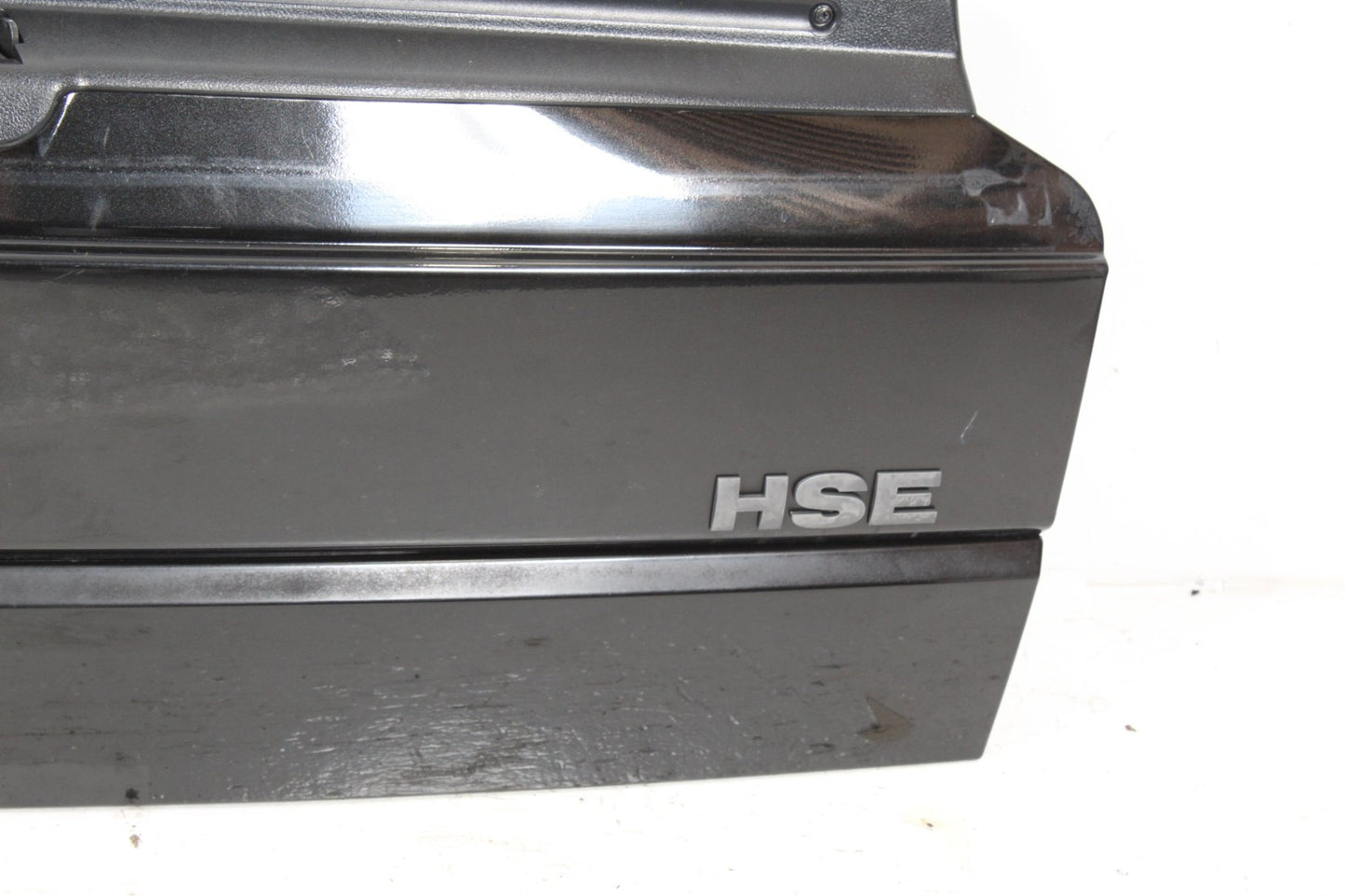 2010-2016 Land Rover LR4 SUV Rear Trunk Lower Tailgate Shell LR045550 OEM