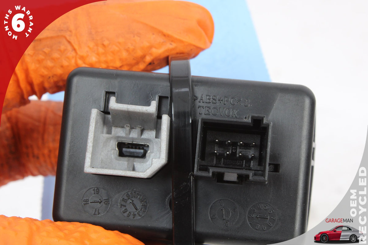 2014-2017 Fiat 500L AUX USB Port Socket Mopar 7356546330 OEM
