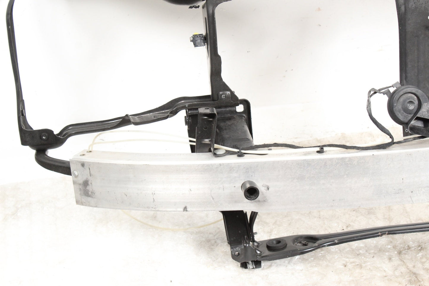 06-10 Mercedes W251 R350 R63 AMG Front Bumper Reinforcement Crash Bar Frame OEM