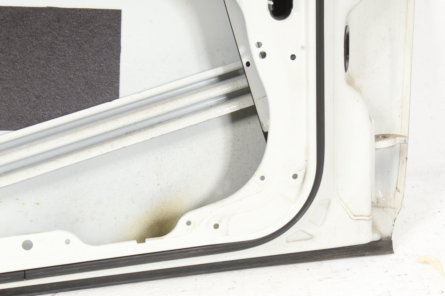 20108-2014 Mercedes-Benz C300 W204 Sedan Front Left Door Shell 2047200105 OEM