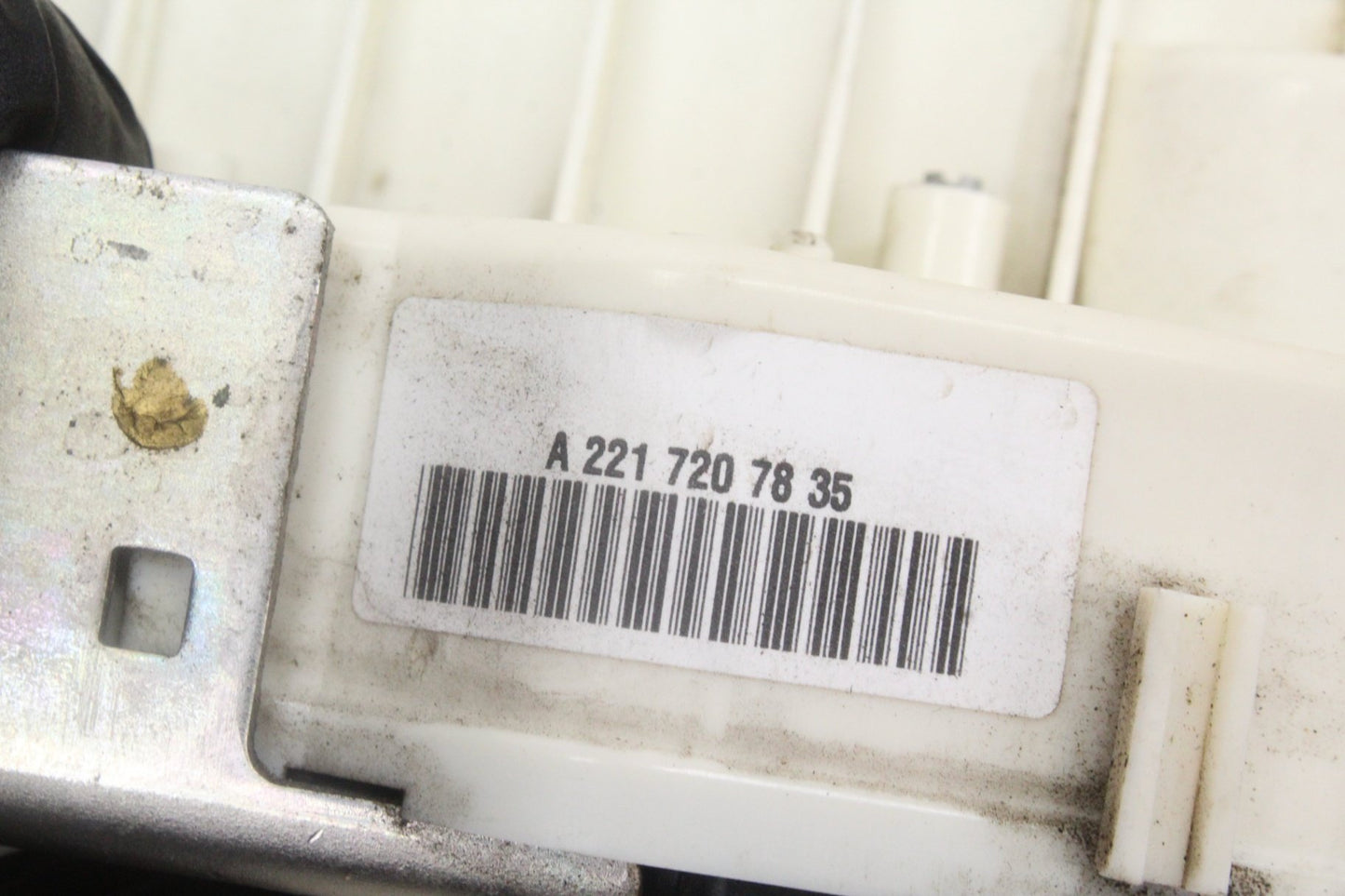 2007-2014 Mercedes-Benz S550 W221 Right Front Door Lock Actuator 2217207835