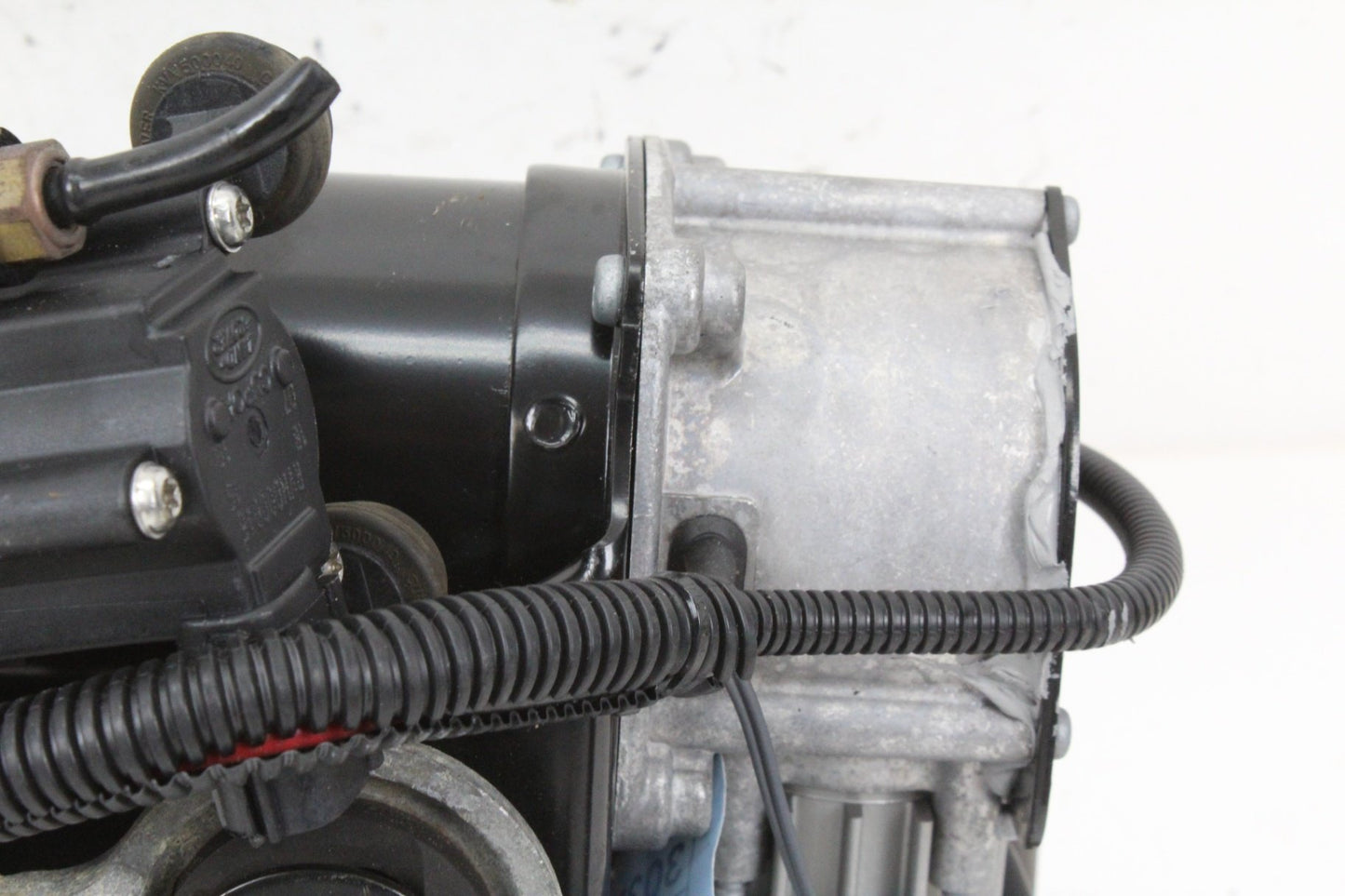 2011-2012 Land Rover LR4 Suspension Air Ride Leveling Pump BH3219G525DB OEM