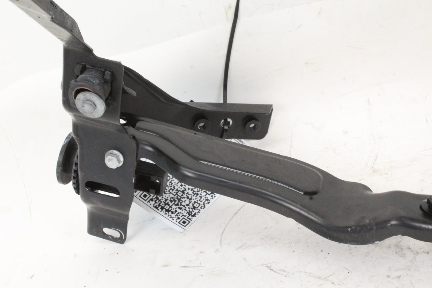 2008-2014 Mercedes-Benz C300 W204 Front Left Head Light Bracket 2046200191 OEM