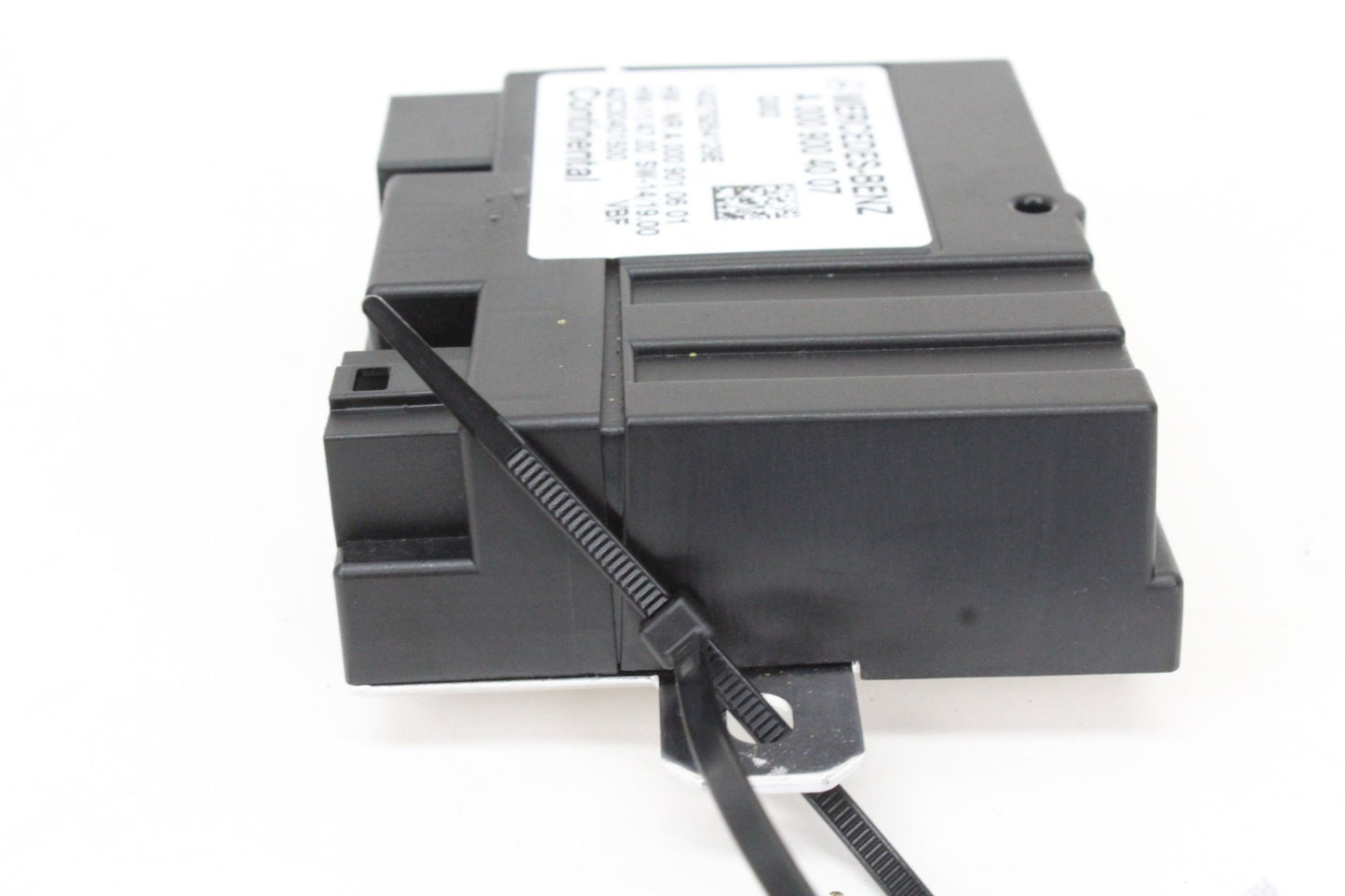 2015-2016 Mercedes-Benz C300 W205 Fuel Pump Control Module 0009004007 OEM