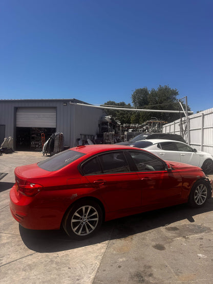 BMW 320i F30