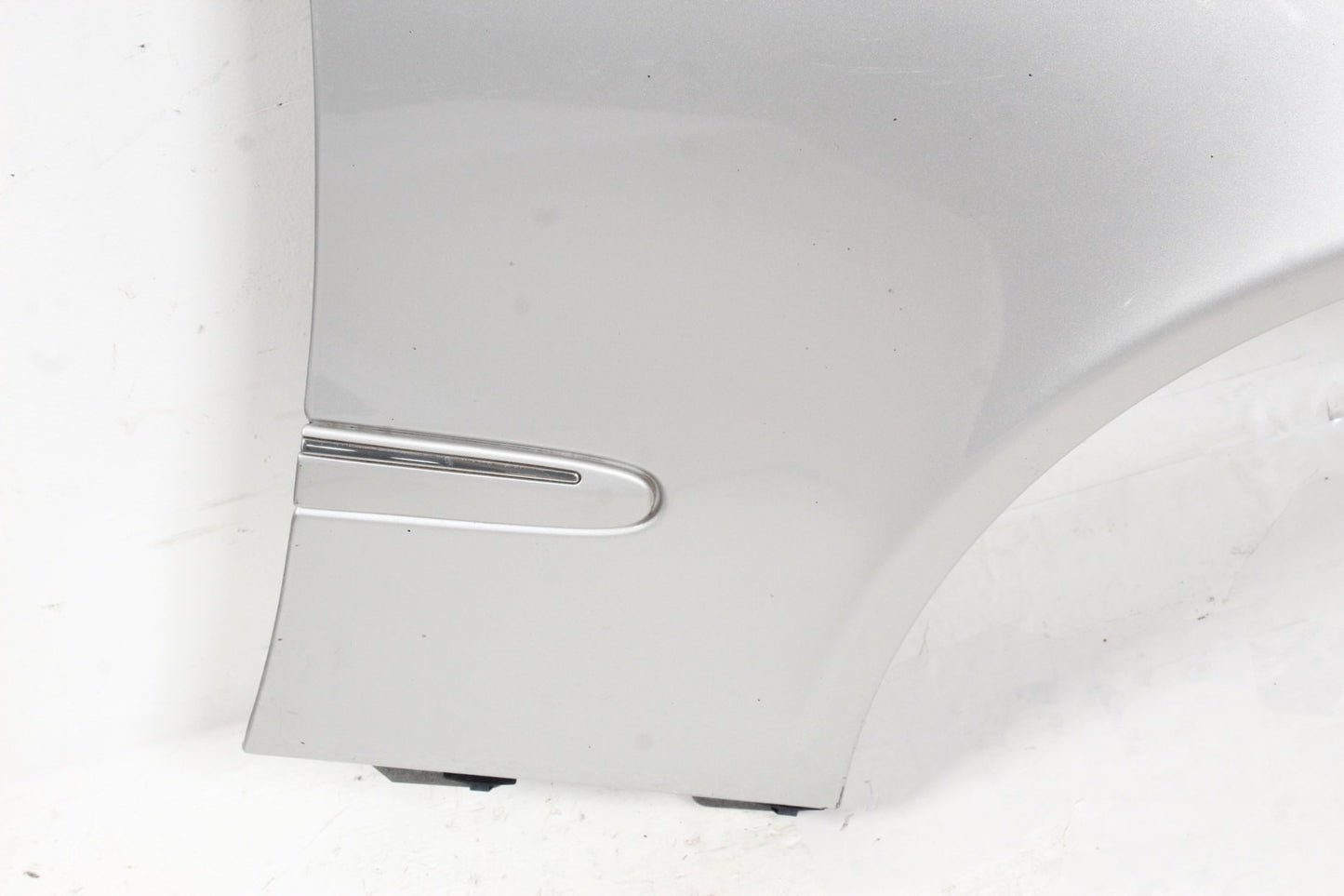 2001-2007 Mercedes-Benz C240 W203 Front Right Fender Panel 2038800218