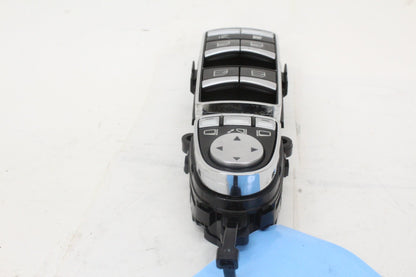 2010-2013 Mercedes-Benz S550 W221 Left Window Control Switch 2218215151